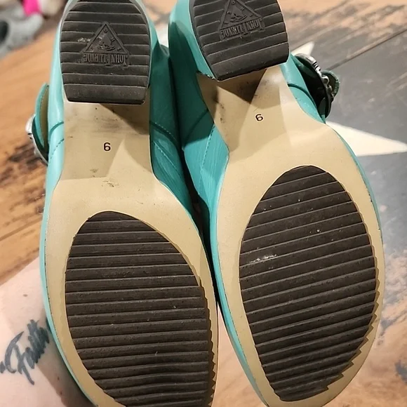 John Fluevog Leather Buckle Stitching Block Heel Pumps Closed Toe 9 - Picture 7 of 7